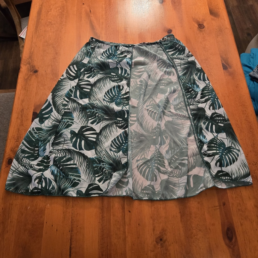Shein Tropical Palm Leaf Print Swim Skirt Coverup Sheer Slit Green White